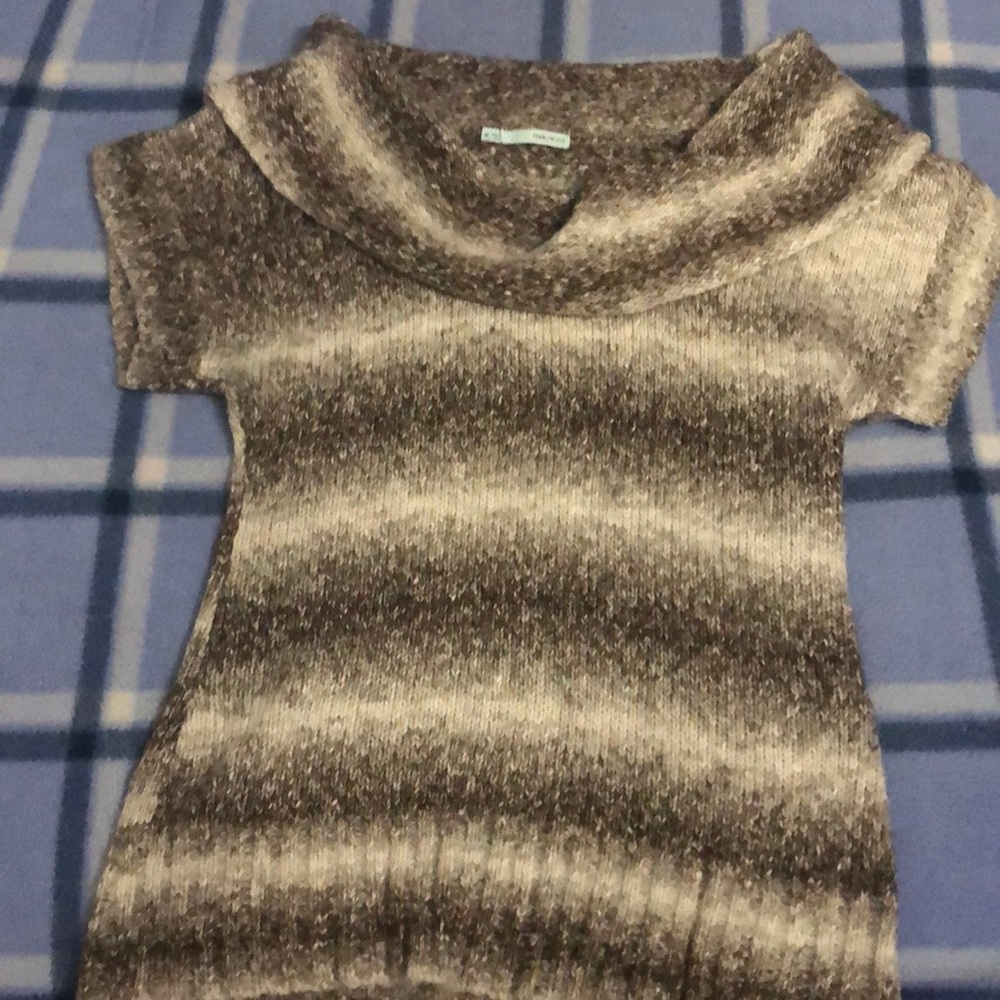 T-shirt sweater